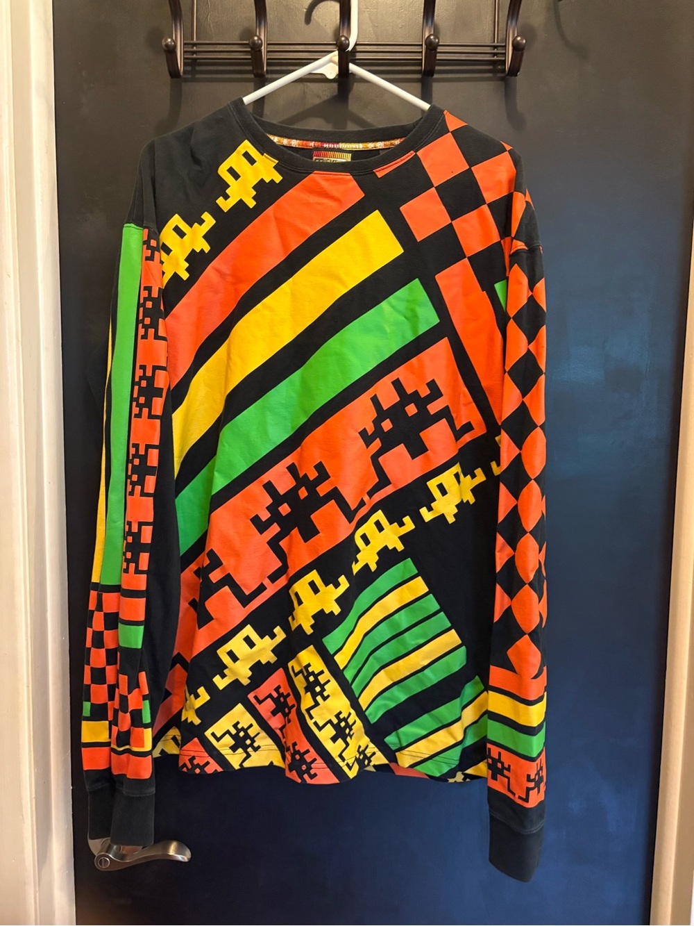Miskeen Originals 2XL Men’s Long Sleeve Shirt All Over Graphic Space Invaders